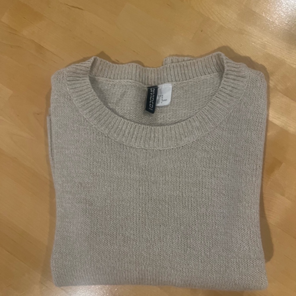 H&M Light Beige Crew Neck Sweater
